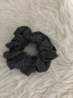 Trendiges Scrunchie mit Streifen - Perfekt für den Sommer!