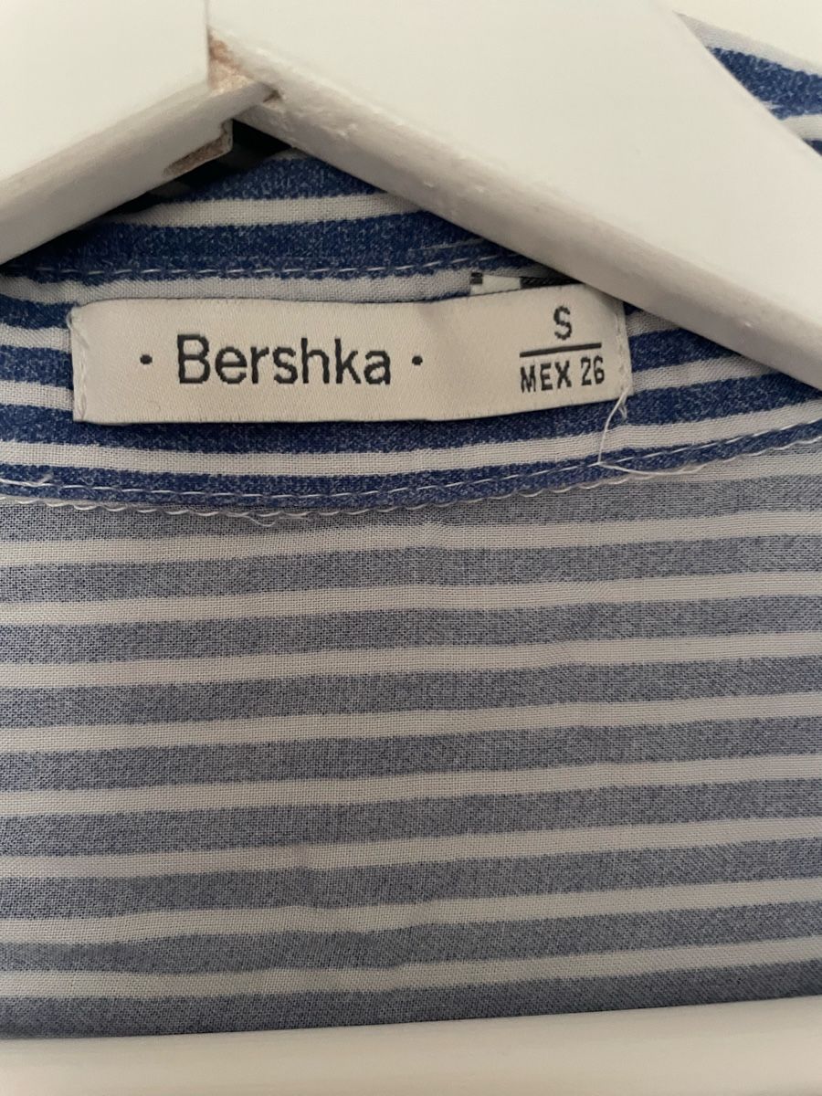 Bershka Camicette: Luftige Bluse/Hemd – Usato da Rütihof venduto da schnigobert.schni 1