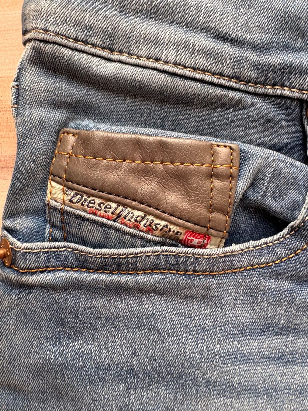 Diesel Pantaloni: Vintage Diesel Pants – Usato da Wigoltingen venduto da _vntg_ 1