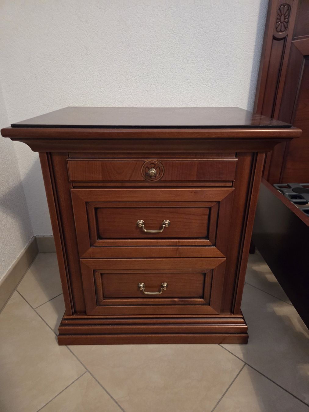Letti: Schlafzimmer mit Kommode und 2 Nachttischen – Usato da Dornach venduto da __SARAH__ 2