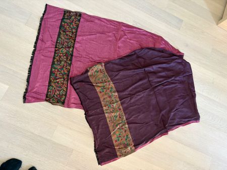 Handgemachter Seidenschal mit Stickerei guter Zustand