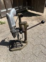 Bohrmaschine mit Ständer