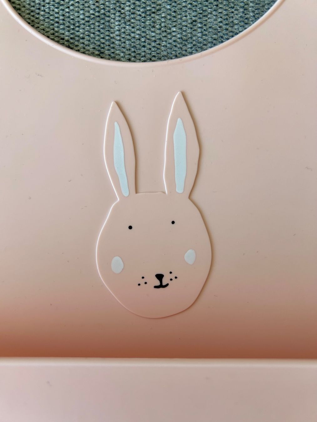 Baby-Mahlzeiten: Babylatz | Trixie pink – Gebraucht aus Zürich von Hermia 2