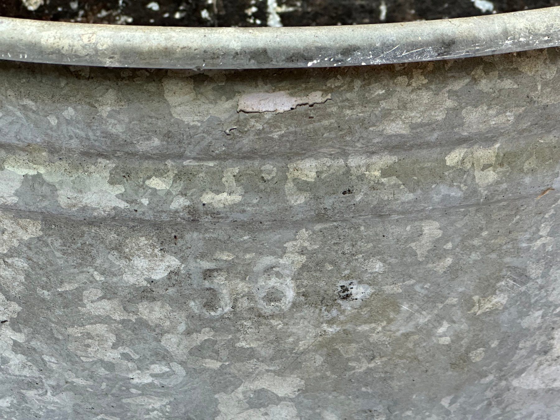Sonstige Gartendekorationen: Alte Zink Zuber Gelte Eimer Wanne 56 Liter – Gebraucht aus Flüelen von Amazona03 2