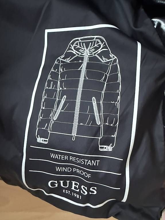 Giacche: Guess Jacke – Usato da Oensingen venduto da luk_6wrk 2
