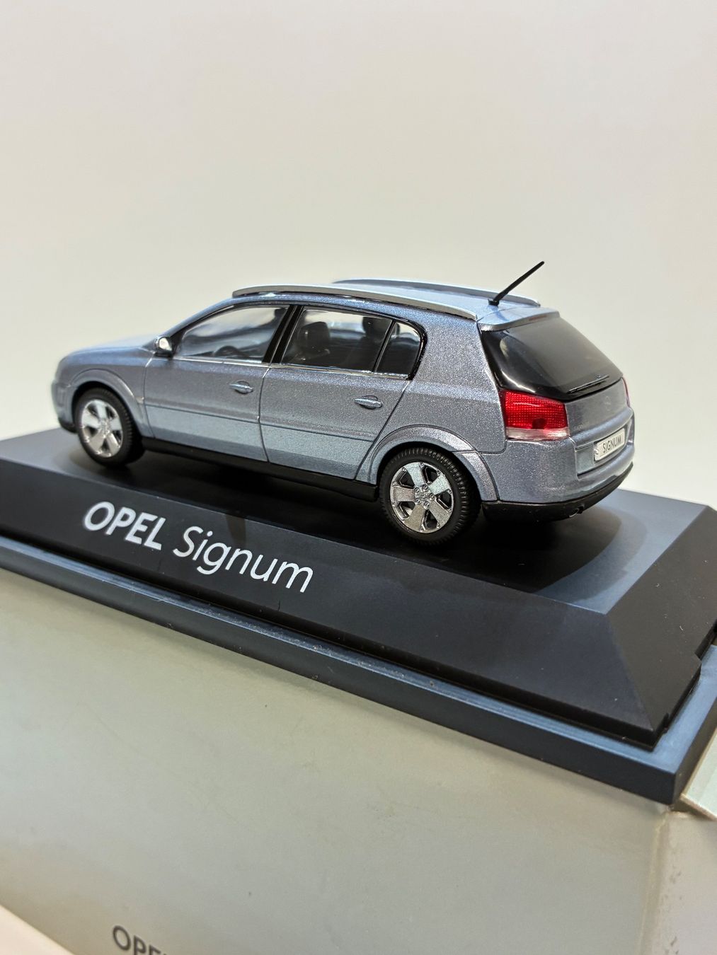 Opel Voitures modèles: Modellauto Opel Signum – Neuf avec emballage d'origine à Kräiligen par hkk 3