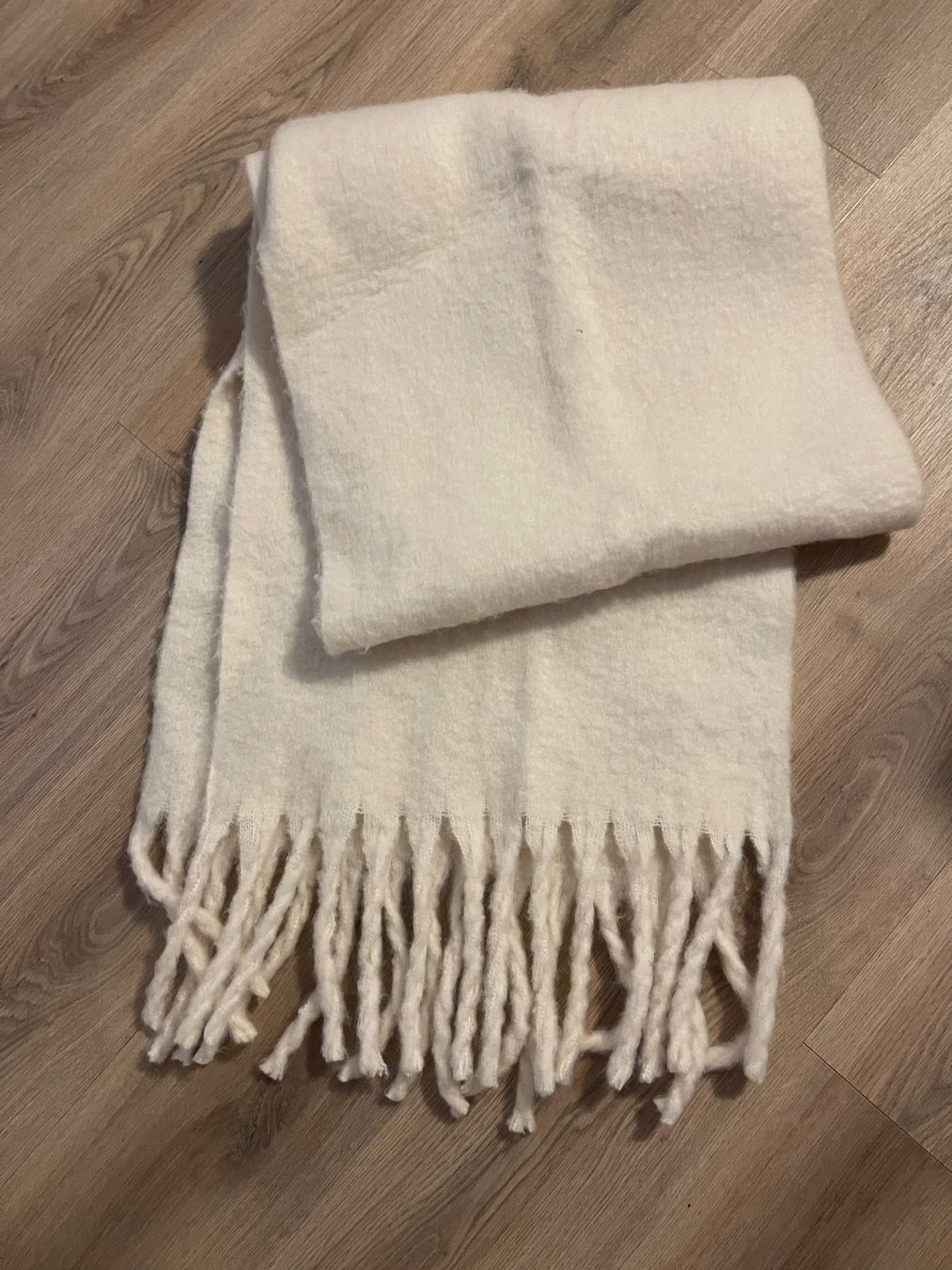 Zara Foulard & Sciarpe: Kuschliger Winterschal – Nuovo (secondo la descrizione) da Winterthur venduto da mje_t9cr