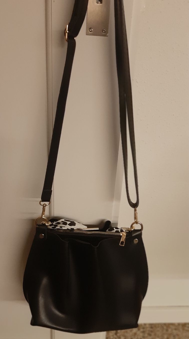 Taschen für Damen: Stylische Handtasche NEU – Neu und originalverpackt aus Zürich von Venecia25 2