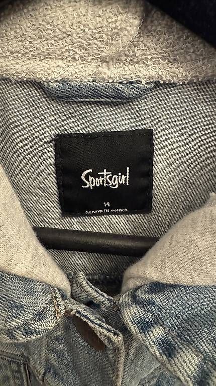 Jacken: Jeansjacke – Gebraucht aus Muttenz von kim_6vx8 2