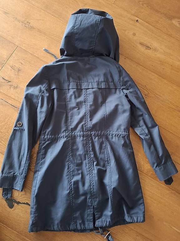 Vestes: Schöne leichte Übergangsjacke Gr. M – D'occasion à Langendorf par grimmengasse 1