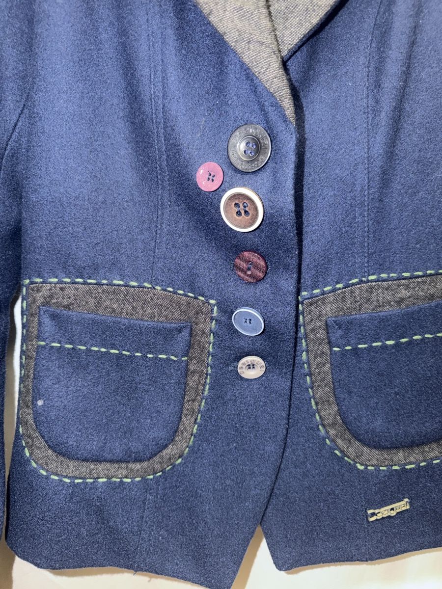 Completi & Tailleur: Desigual Blazer mit bunten Knöpfen – Usato da Hinwil venduto da zu_zuli 1