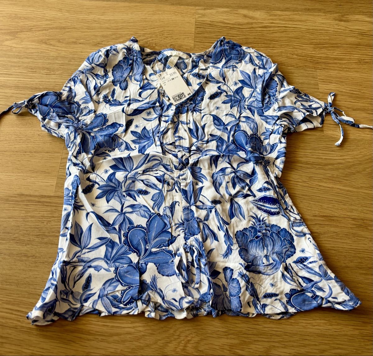 H&M Camicette:  H&M Bluse mit Blumenmuster Neu! – Nuovo (secondo la descrizione) da Baden venduto da Tiffany6878
