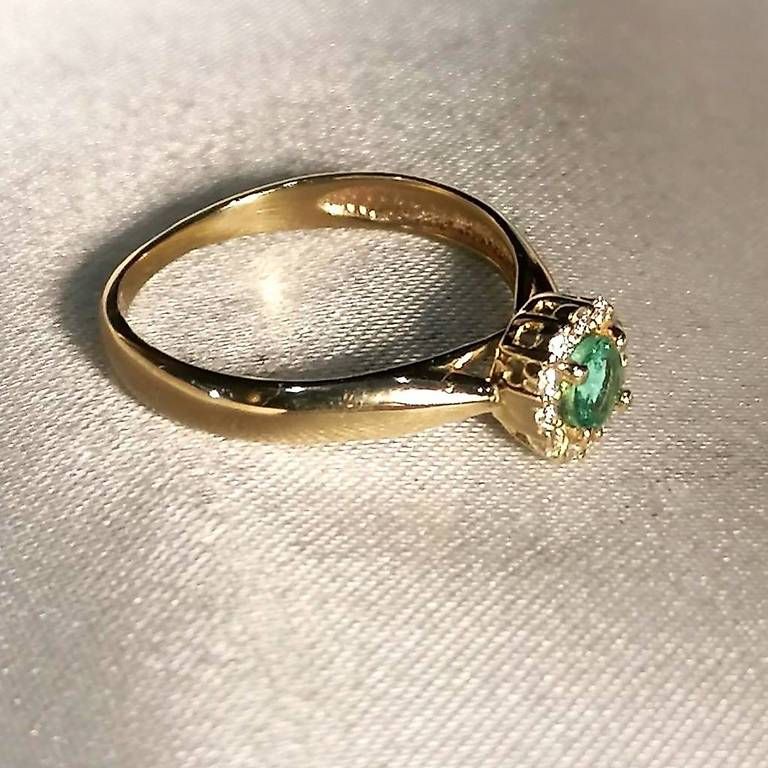 Anelli: Goldring mit Smaragd und 12 Diamanten. – Usato da Thalwil venduto da han_2b8c 5