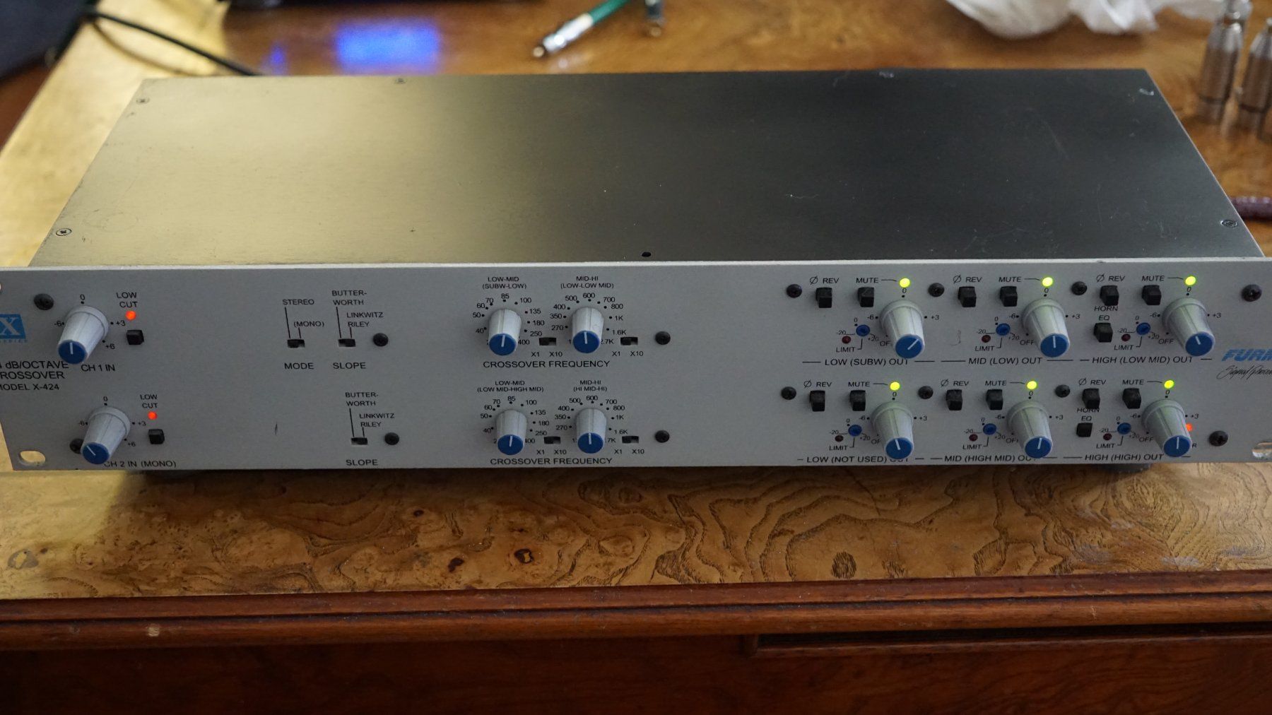 Equalizer: CROSSOVER FURMAN X-424 – Gebraucht aus st-imier von pongex
