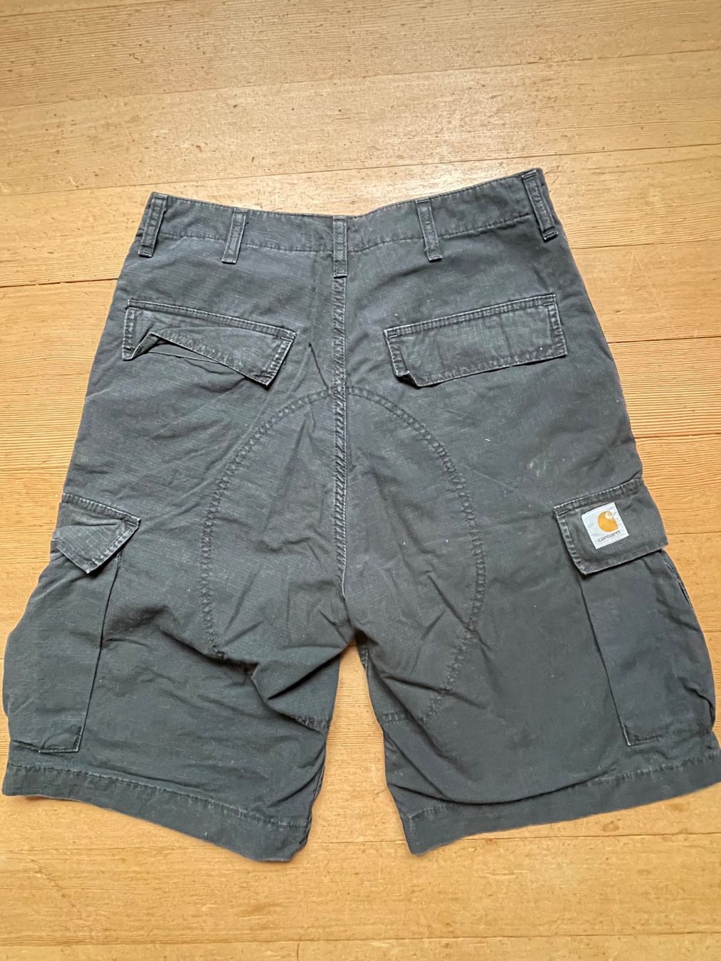 Pantaloni: Carhartt Cargo Bermuda 30 – Usato da Dornach venduto da tom_xy85 1