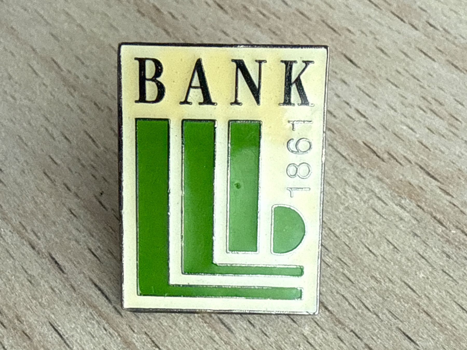 Placchette & Badge: Pin Bank  1861 – Usato da Glattbrugg venduto da Schweigmatt