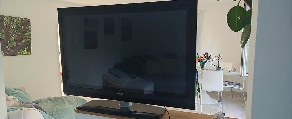 Fernseher: GRATIS grosser voll funktionsfähiger Philips TV – Gebraucht aus Killwangen von Swissaloha 1