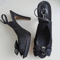 Black BATA Peeptoes / Sandalen / High Heels / Festschuhe 39