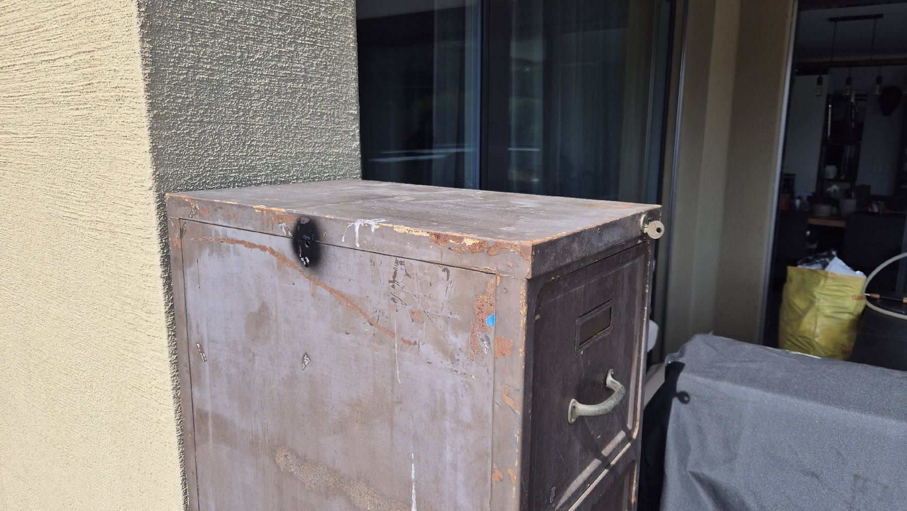 Armadi: Alter Schubladenstock aus Blech – Difettoso da Mägenwil venduto da thomii99 5