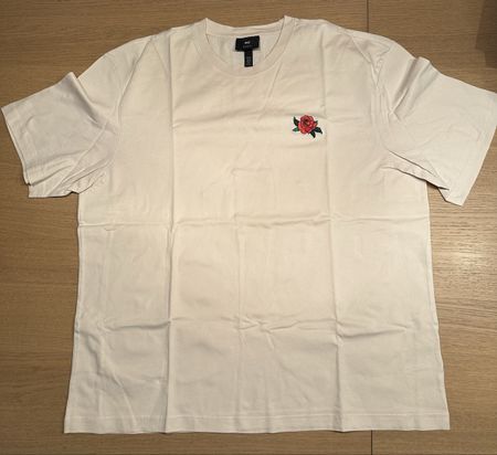 T-shirt homme H&M taille XL blanc cassé avec motif rose