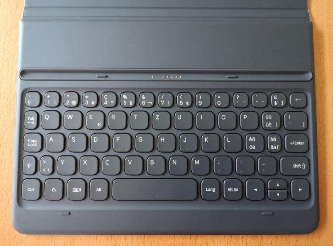 Sonstiges Zubehör: Samsung Book Cover Keyboard Galaxy Tab 3 – Neu und originalverpackt aus Aarau von Zielu 3