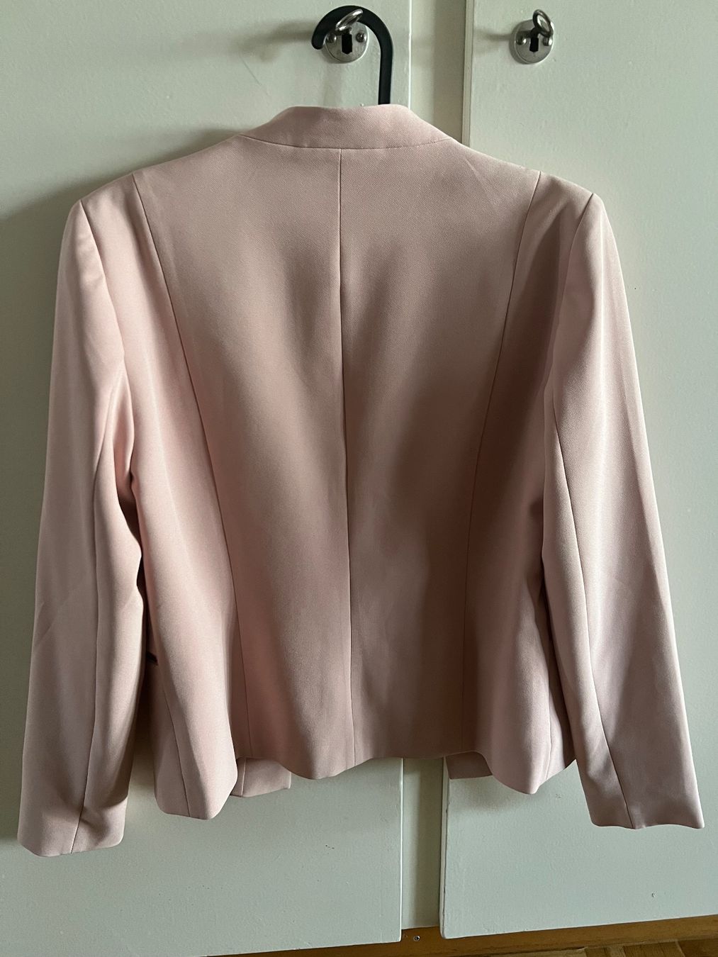 Only Giacche: Only Blazer rosa / Grösse 38 – Usato da Effretikon venduto da YaMn 1