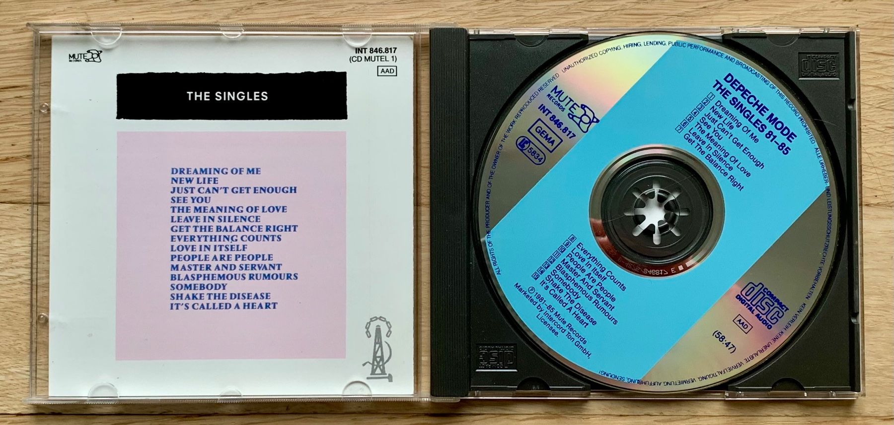 CD: Depeche Mode The Singles 81-85 – Usato da Zürich venduto da Fieber 1