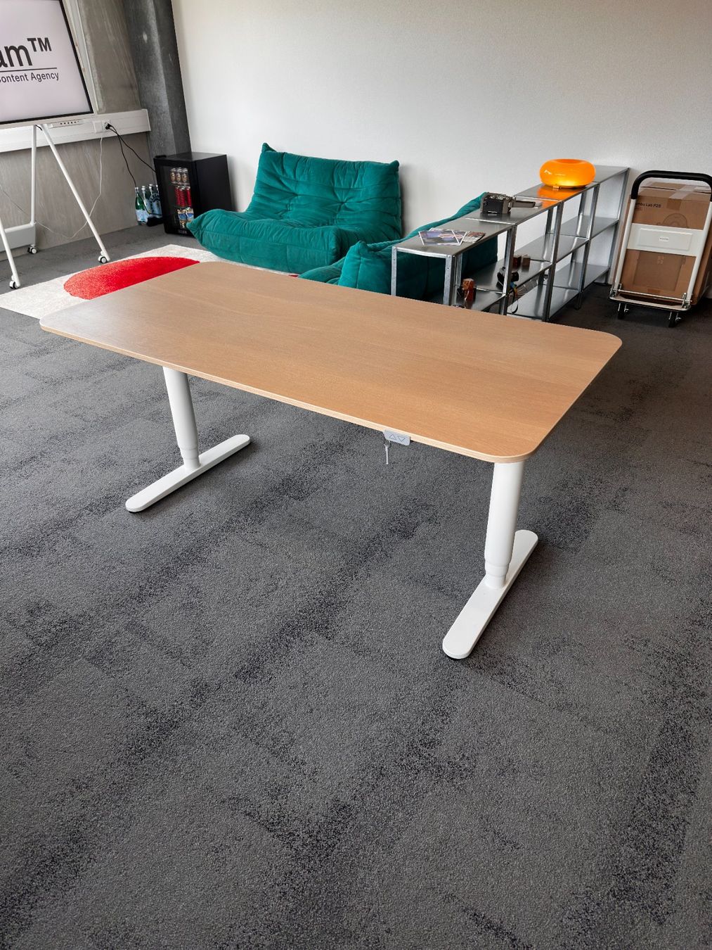 Ikea Scrivanie: IKEA BEKANT Scheibtisch 160x80cm – Usato da Aadorf venduto da ericschuster
