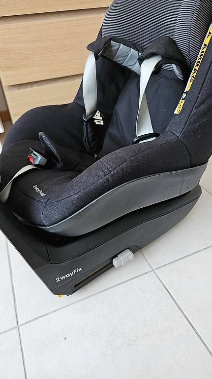 Maxi-Cosi Auto-Kindersitze: Maxi Cosi pebble Babyschale & 2way fix & 2way pearl Sitz – Gebraucht aus Burgdorf von sja_n7s8 2