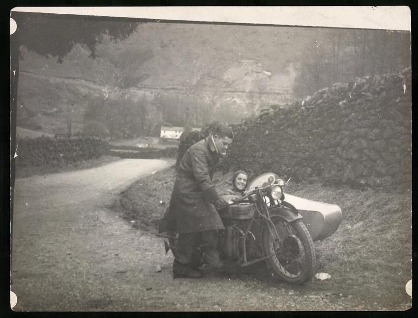 Fotografie & Manifesti: Fotografie Douglas Motorrad mit Beiwagen – Usato da Berlin venduto da bartko-reher