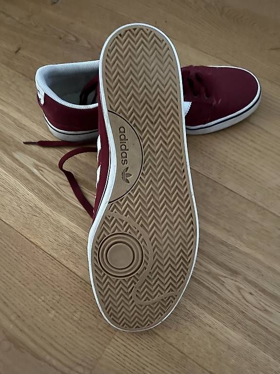 Adidas Scarpe da uomo: adidas Schuhe – Usato da Murten venduto da bea_n5yn 1