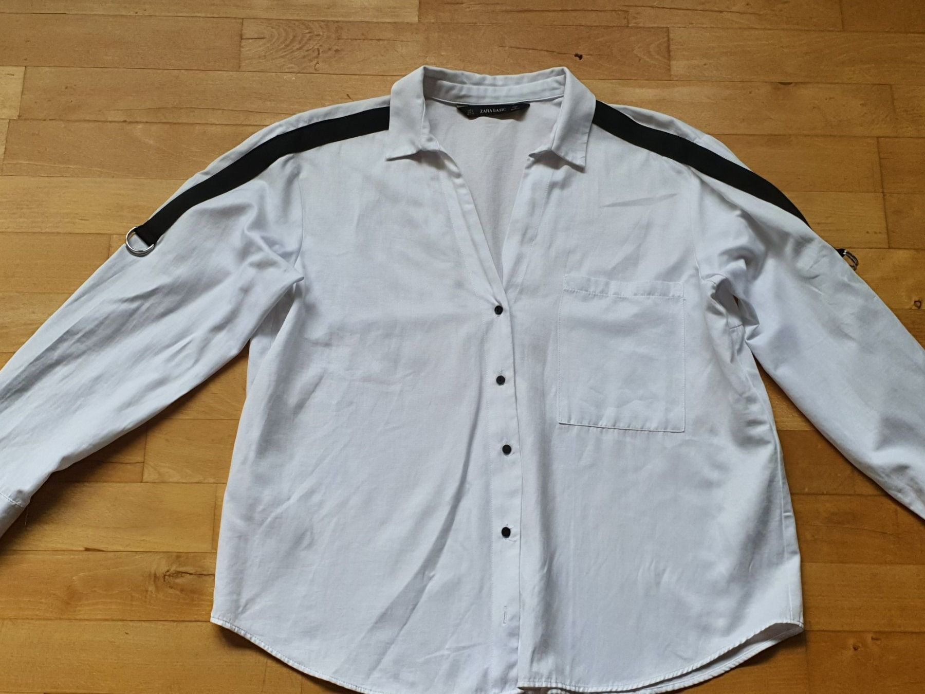 Zara Chemisiers: ZARA Bluse gr. S - black&white – D'occasion à Zürich par slvgen 1
