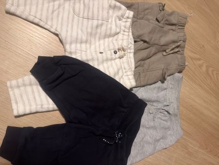 4 Baby Hosen Set verschiedene Farben gebraucht