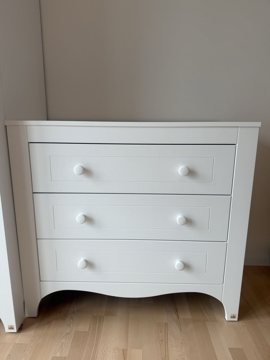 Armadi: Kinderzimmer Set, Kleiderschrank, Kommode & Bett – Usato da St. Gallen venduto da gat_kp29 1