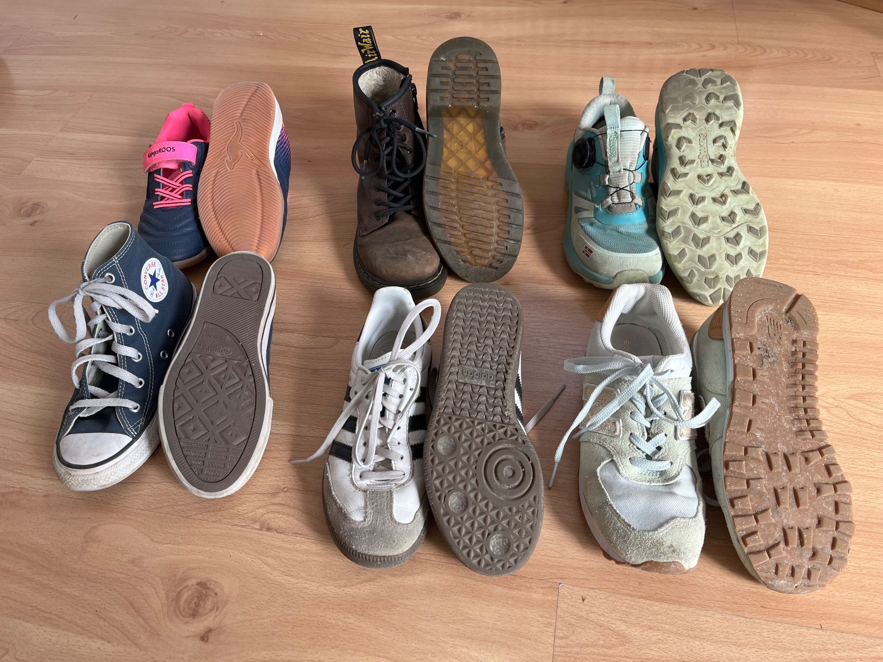 Scarpe per ragazzi: Kinder Schuhe Grösse 33 Packet – Usato da Schaffhausen venduto da mont_75mm 1