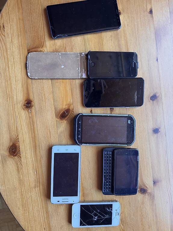 Telefoni cellulari / Smartphones: Verschiedene alte Handys und  – Difettoso da Bad Ragaz venduto da mor_d7kw