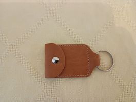 Schlüsselanhänger mit Täschchen, beige-braun, Leder, ca.9 cm