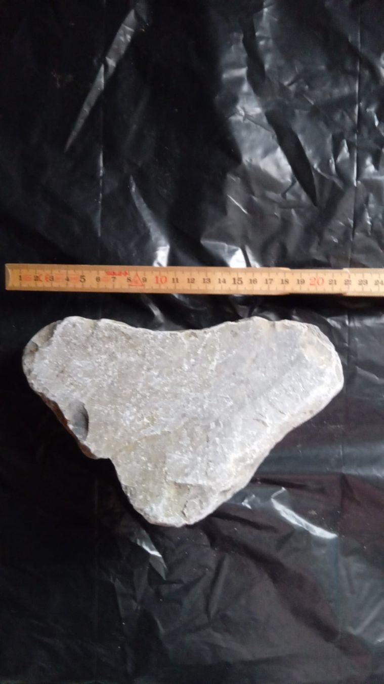 Steine & Dachziegeln: Steinherz Breite 20cm Höhe ca 15cm – Gebraucht aus Hasle LU von Flamme6