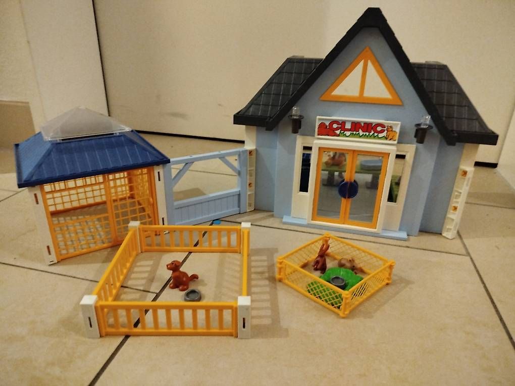 Playmobil Giocattoli: Playmobil Tierklinik – Usato da Menzingen venduto da Verena1810