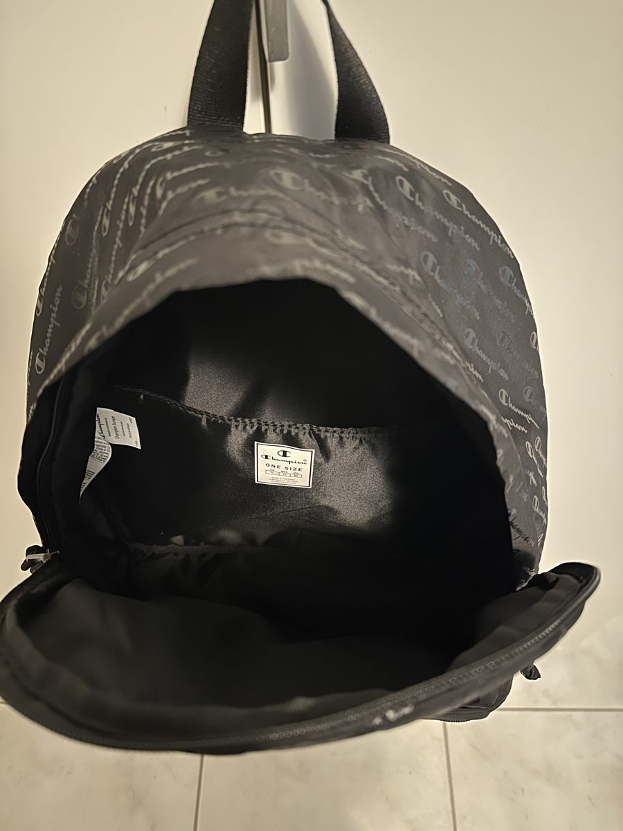 Champion Rucksäcke: Rucksack Champion schwarz mit Logo Muster Einheitsgrösse – Gebraucht aus Bremgarten b. Bern von Nicourro00 2