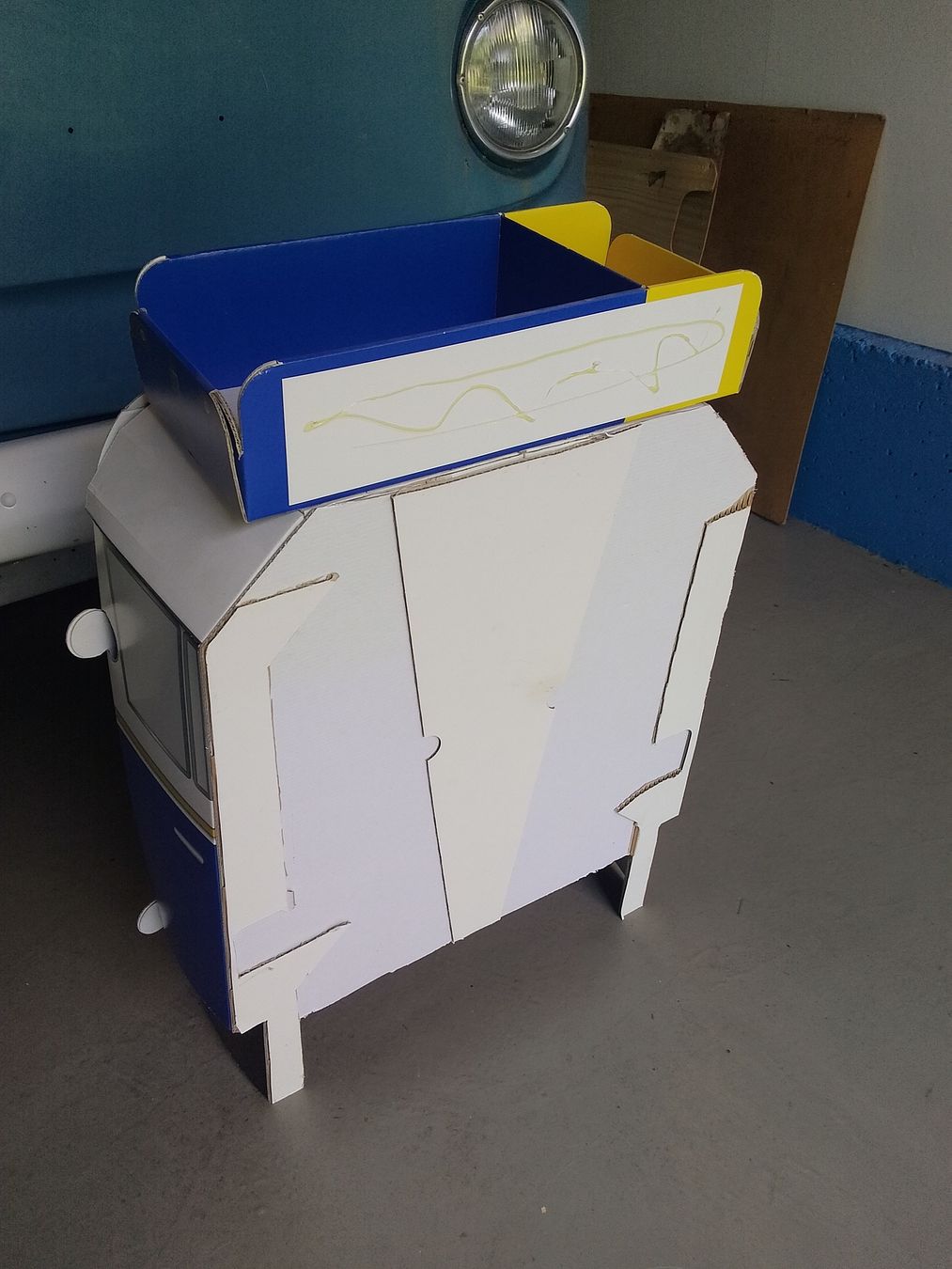 Toutes les décorations: VW Bus T1 Modell aus Karton Dekoration  – D'occasion à Trubschachen par Caddy8 3
