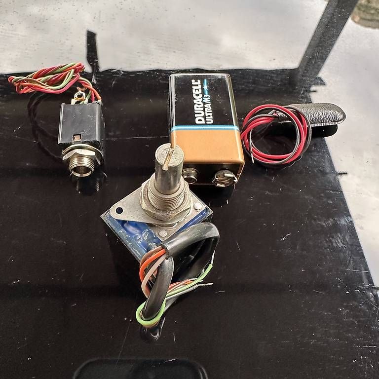 Amplificatori: Préampli intégré dans un potentiomètre – Usato da Carouge GE venduto da Domblo 2