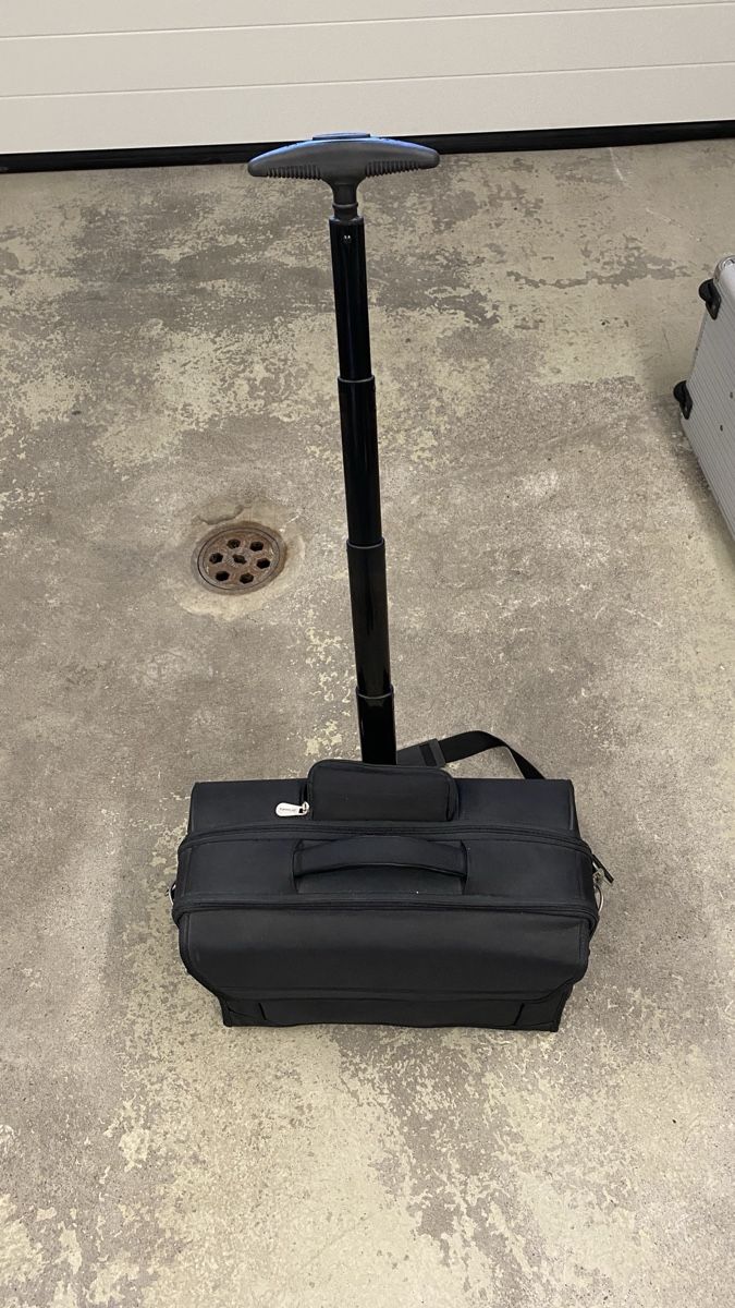 Valigie & Borse: Neue Laptop Tasche mit Rollen – Nuovo (secondo la descrizione) da Ottenbach venduto da Eggi153 8