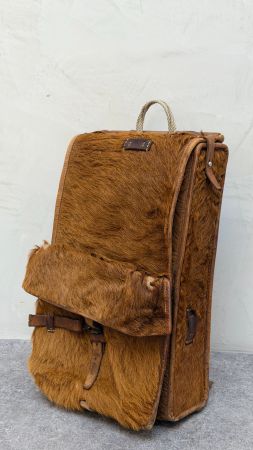 Sac à dos vintage de l'armée suisse en peau de vache