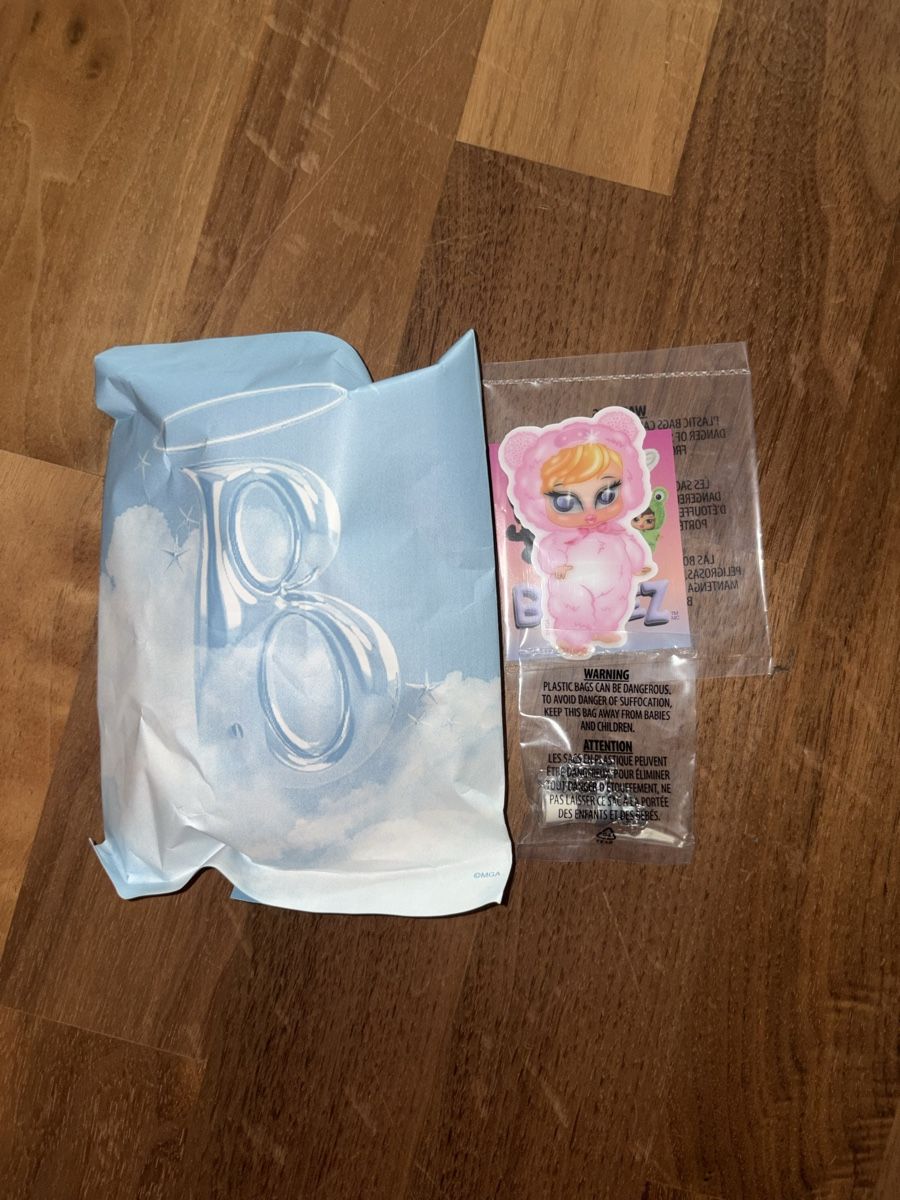 Schlüsselanhänger & - bänder: Bratziez Cloe Keychain  – Neu und originalverpackt aus Dietikon von Momounnie