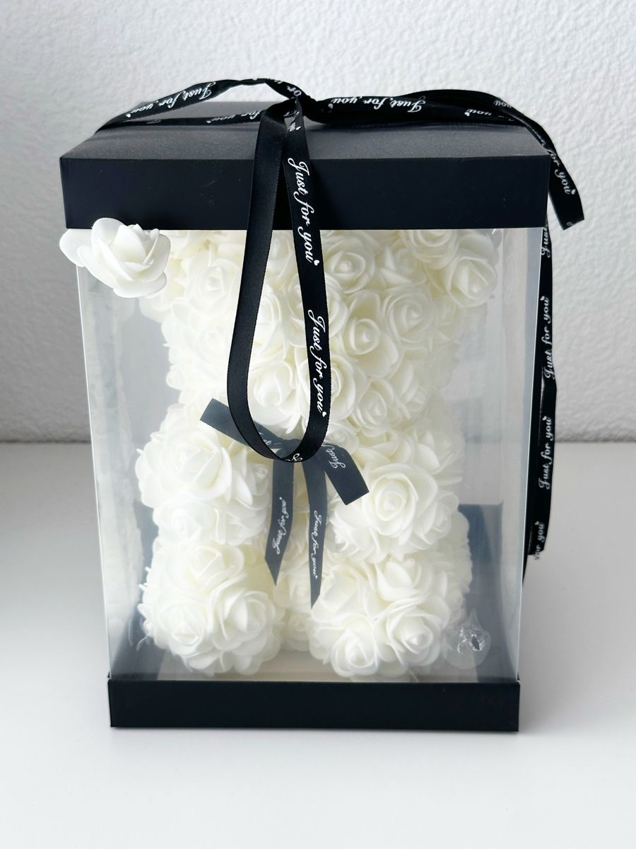 Alle Dekorationen: Rosenbär Weiss mit Geschenkbox Neu-Geschenkidee – Neu und originalverpackt aus Eglisau von Brewster1