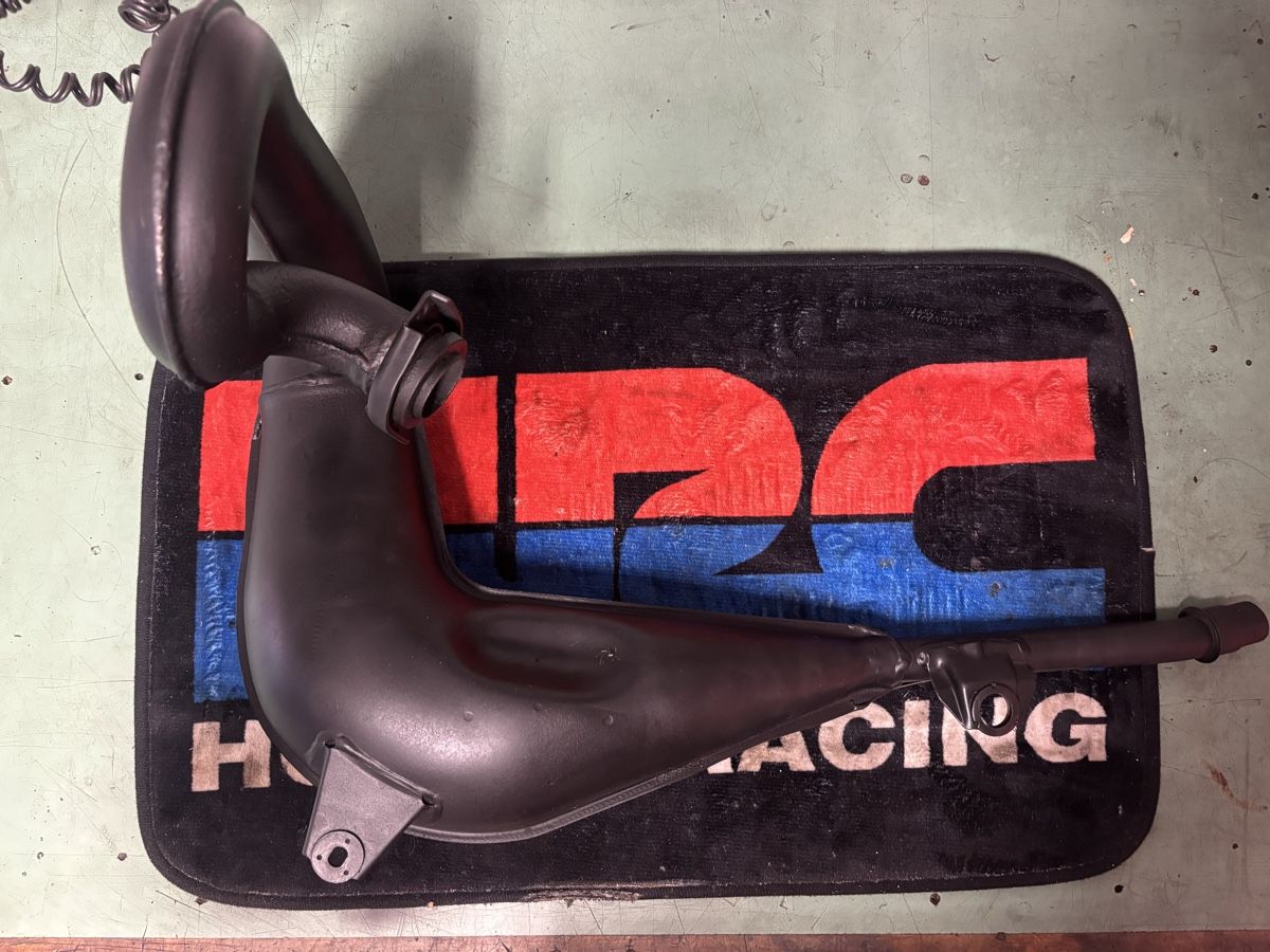 Yamaha Sistemi di scarico: YAMAHA DT 125 pot d’échappement  – Usato da Mézières VD venduto da P-M-C 1