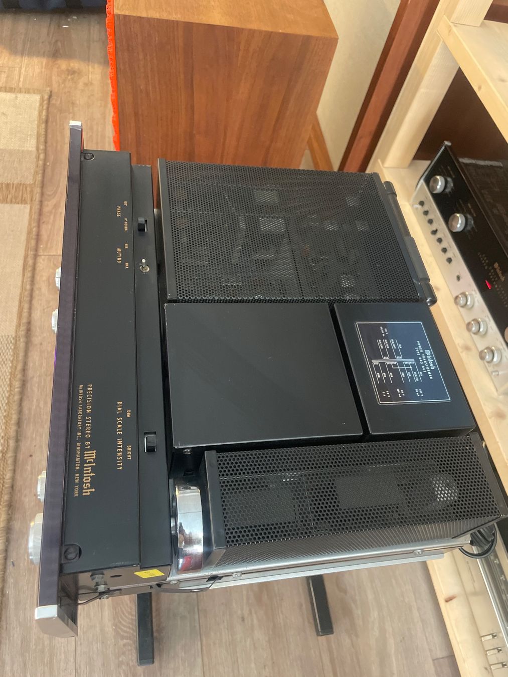 McIntosh Amplificatori: Mcintosh MX113 – Usato da Onnens VD venduto da Vintage-Hifi-Store 2