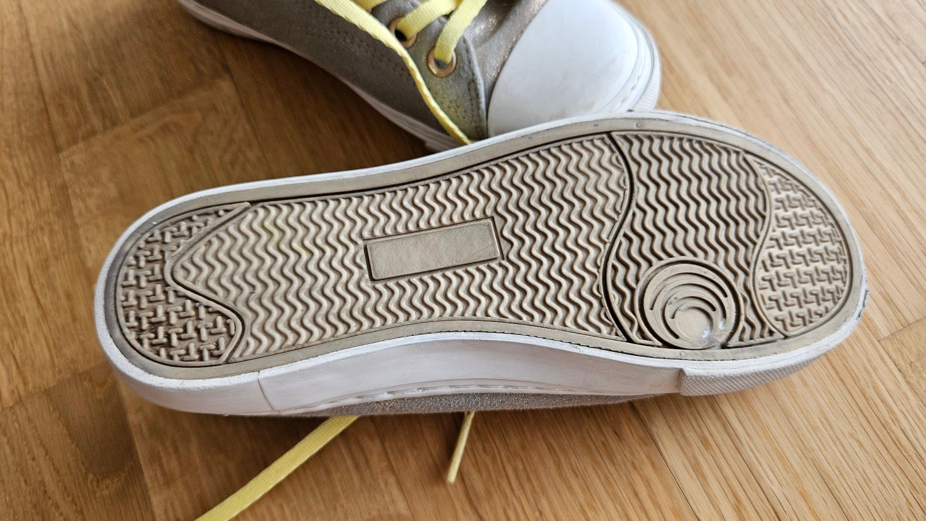 Scarpe per ragazze: RED Wagon Mädchen Low-Top Sneakers 32 – Usato da Gossau SG venduto da dolores_x 6