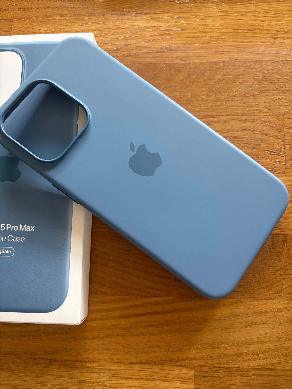 Apple Covers & Schutzfolien: iPhone 15 Pro Max Silikon Case Winter Blue – Neu (gemäss Beschreibung) aus Allschwil von KShing 1